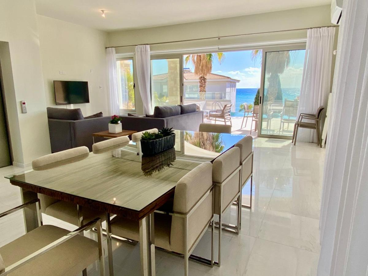 Coral Bay Beach Villa Paphos Exterior photo