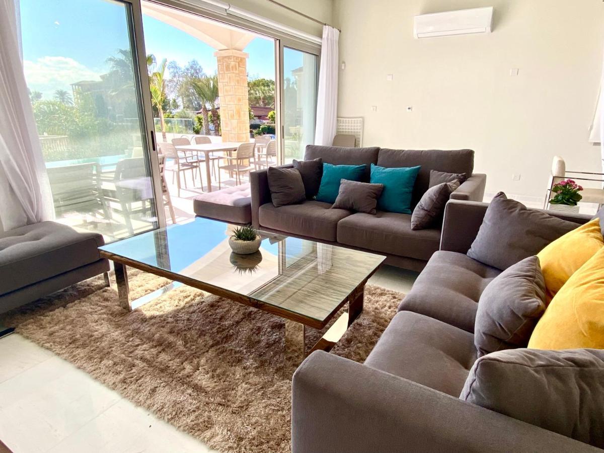 Coral Bay Beach Villa Paphos Exterior photo