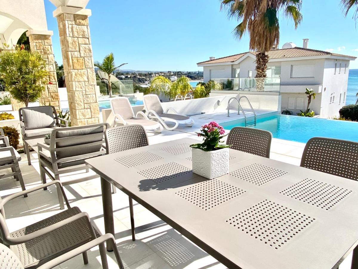 Coral Bay Beach Villa Paphos Exterior photo