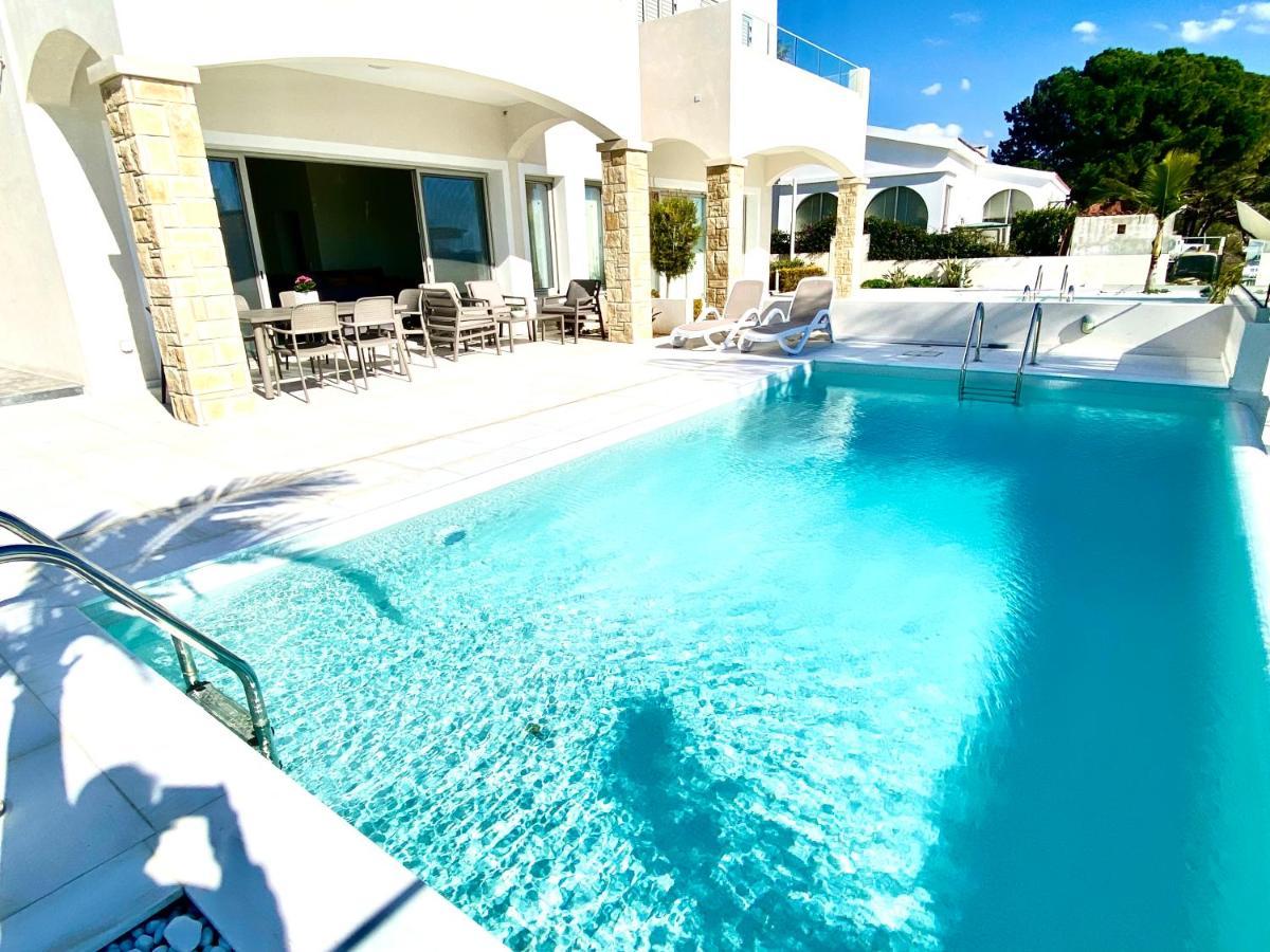 Coral Bay Beach Villa Paphos Exterior photo