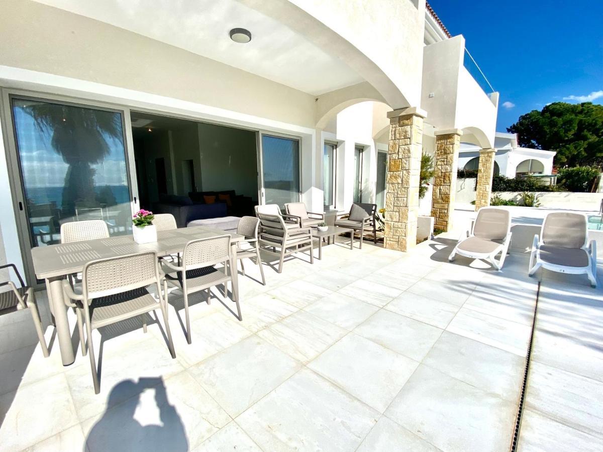 Coral Bay Beach Villa Paphos Exterior photo