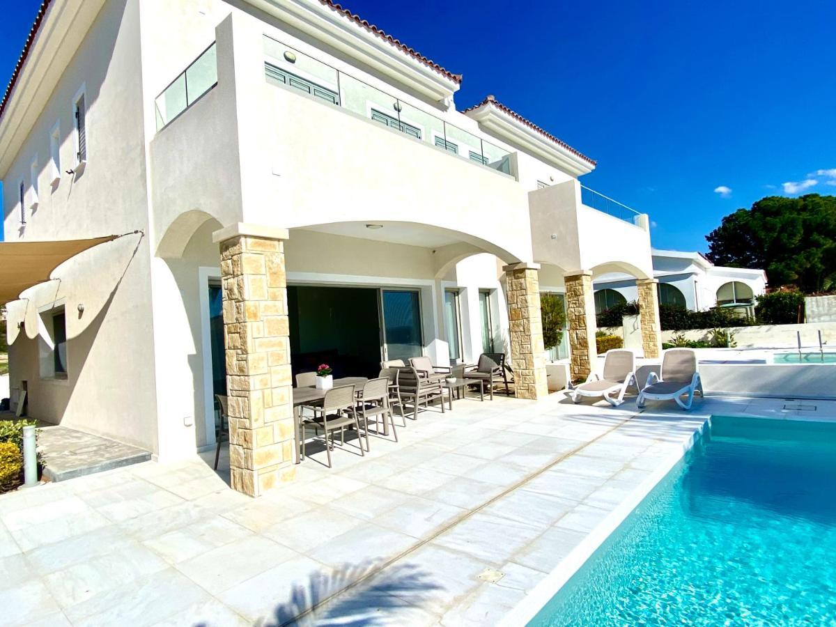 Coral Bay Beach Villa Paphos Exterior photo