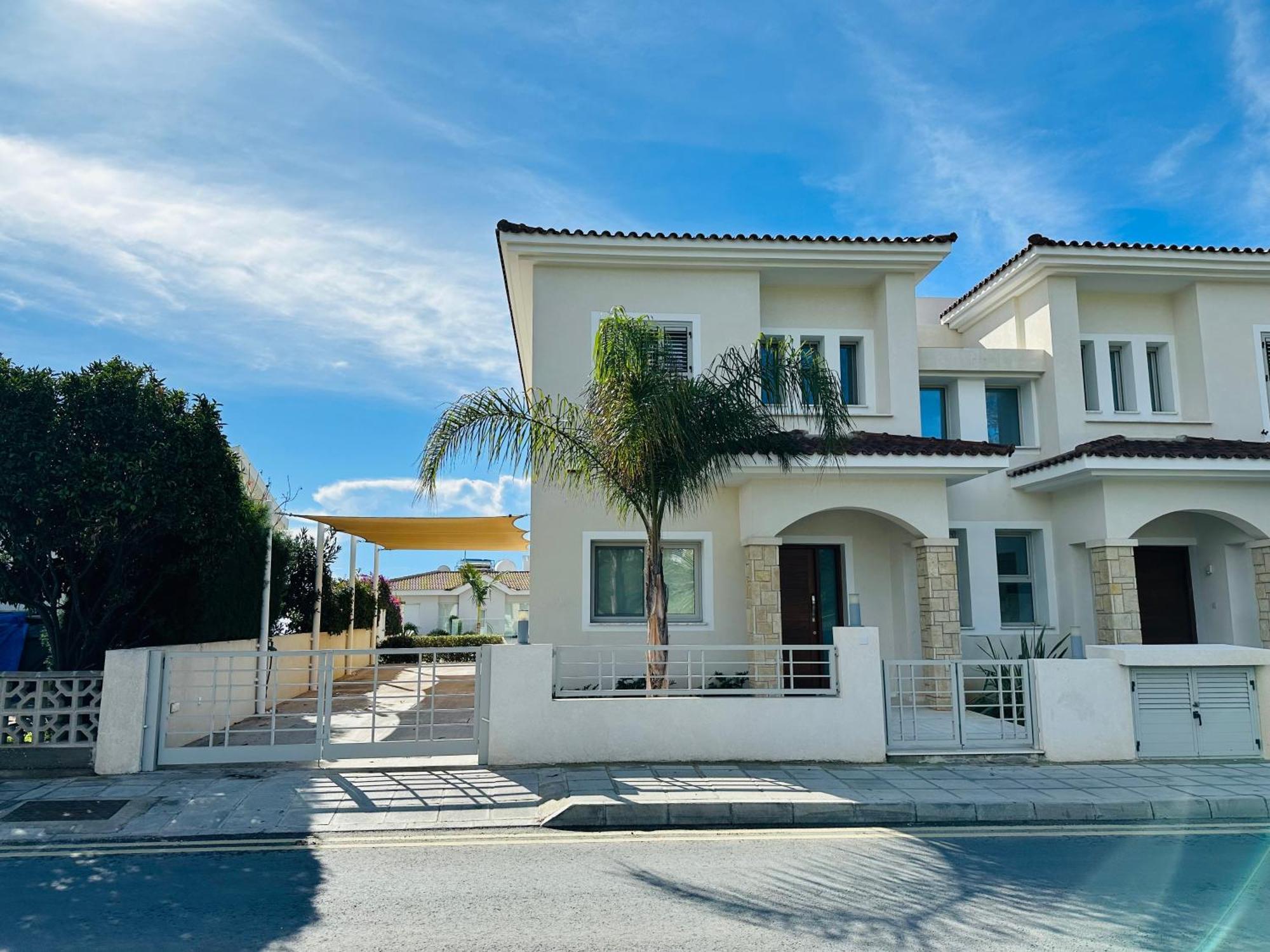 Coral Bay Beach Villa Paphos Exterior photo