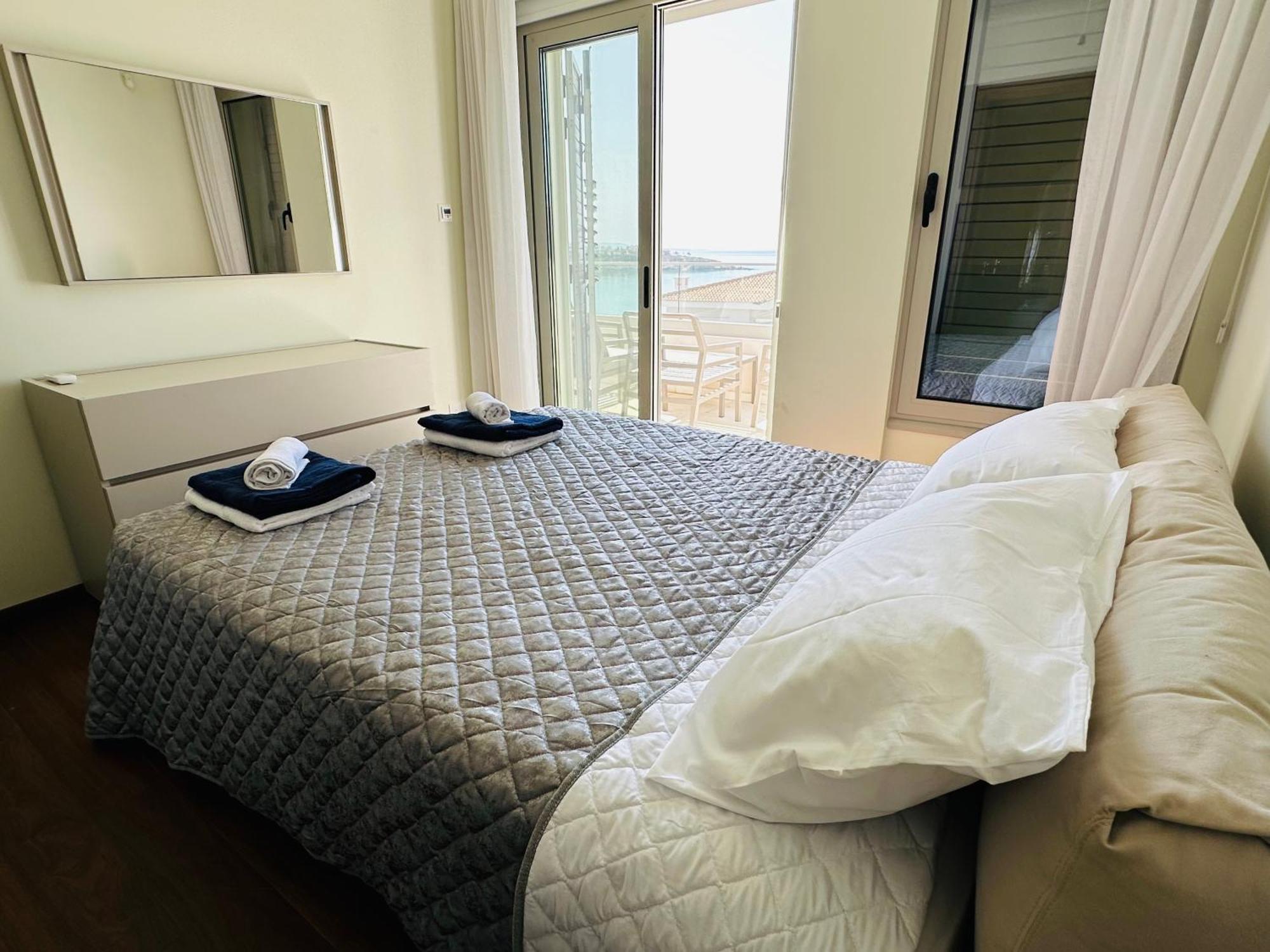 Coral Bay Beach Villa Paphos Exterior photo